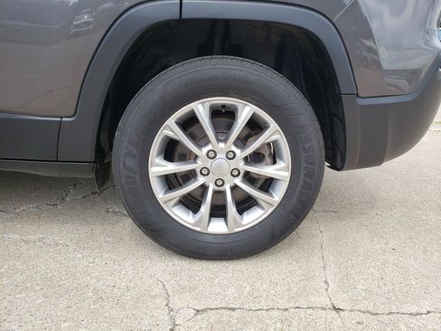 Used 2022 Jeep Cherokee Latitude Lux AWD/4WD image 11