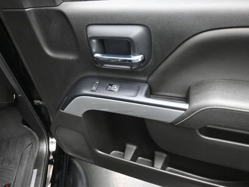 Used 2018 Chevrolet Silverado 1500 LT w/ Midnight Edition AWD/4WD image 42