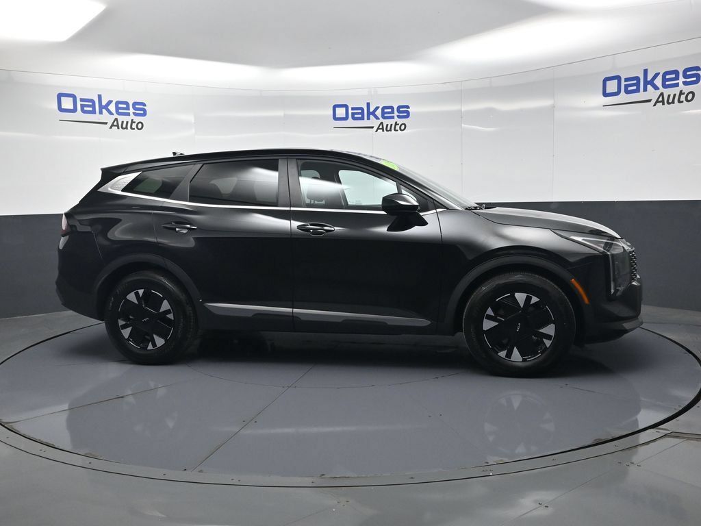 Certified 2026 Kia Sportage LX FWD image 8