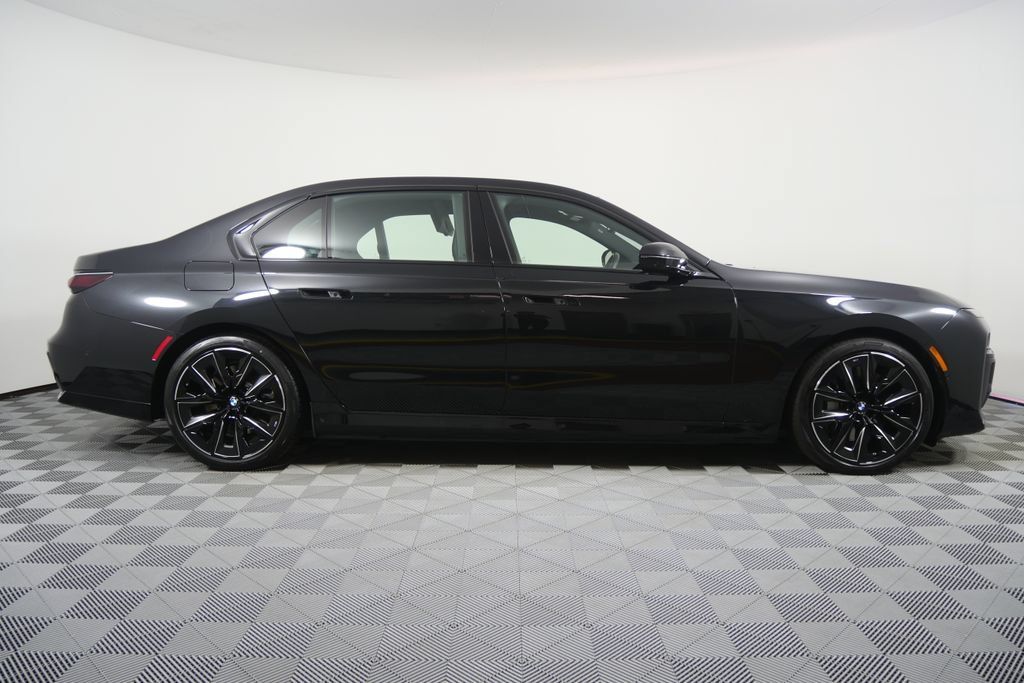 Used 2026 BMW 750e xDrive w/ Executive Package AWD/4WD image 3