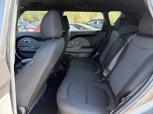 Used 2017 Kia Soul + image 13