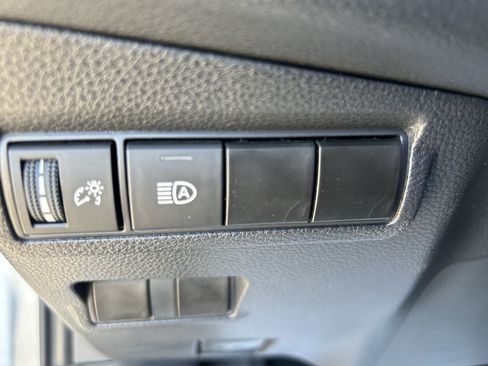 Used 2025 Toyota Corolla Cross XLE image 14