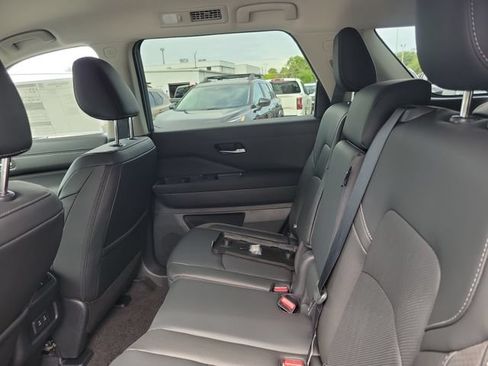 New 2026 Nissan Pathfinder SL FWD image 12