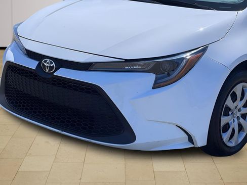 Used 2022 Toyota Corolla LE image 34