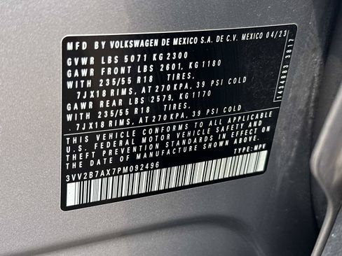 Used 2023 Volkswagen Tiguan SE AWD/4WD image 17