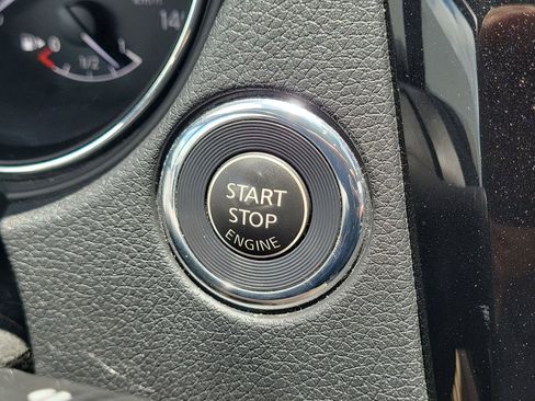Used 2019 Nissan Rogue SV w/ Premium Package AWD/4WD image 25
