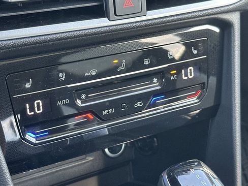 New 2026 Volkswagen Taos SEL image 21