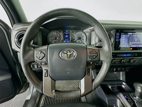 Used 2019 Toyota Tacoma TRD Off-Road image 11