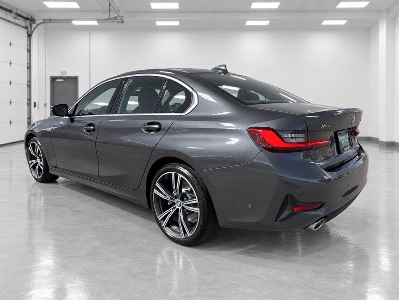 Used 2020 BMW 330i xDrive Sedan w/ Executive Package AWD/4WD image 5