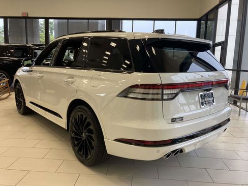Used 2025 Lincoln Aviator Reserve w/ Equipment Group 201A image 7
