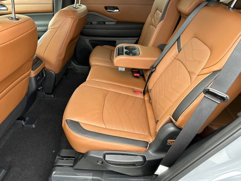 New 2025 Nissan Pathfinder Platinum w/ Cargo Package image 22