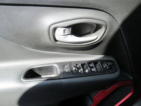 Certified 2023 Jeep Renegade Trailhawk AWD/4WD image 20