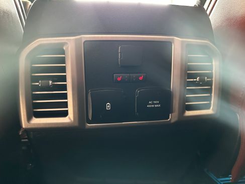 Used 2019 Ford F150 Platinum w/ Equipment Group 701A Luxury AWD/4WD image 15