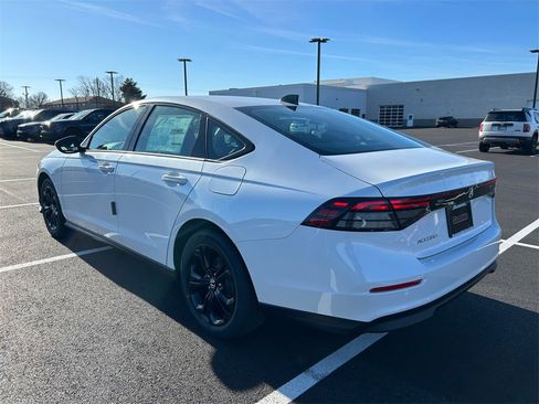 New 2025 Honda Accord SE image 24