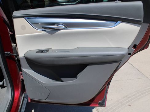 Used 2019 Cadillac XT5 Luxury AWD/4WD image 8