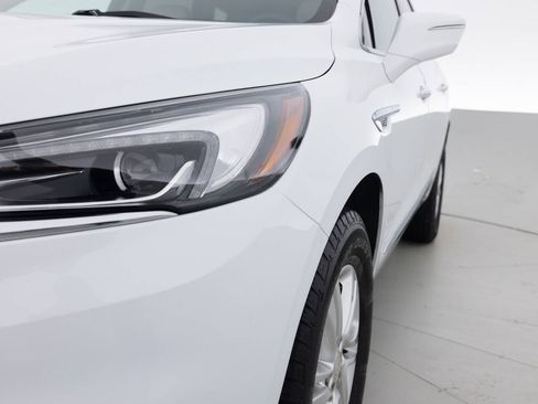 Used 2019 Buick Enclave Essence image 12