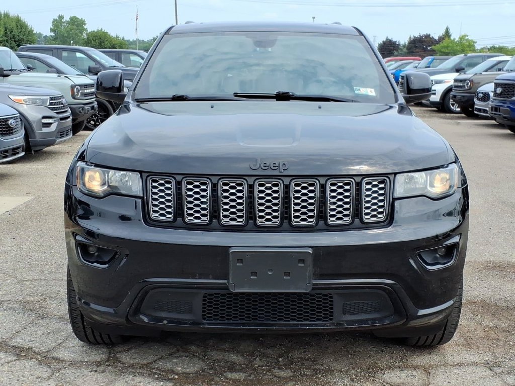 Used 2019 Jeep Grand Cherokee Altitude AWD/4WD image 8