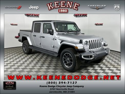 Used 2020 Jeep Gladiator Overland image 1