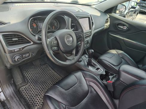 Used 2022 Jeep Cherokee Trailhawk w/ Premium Leather Package AWD/4WD image 10