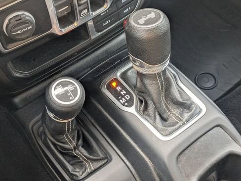 Used 2021 Jeep Wrangler Unlimited Sahara w/ Dual Top Group AWD/4WD image 13