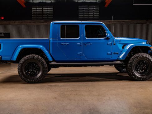 Used 2022 Jeep Gladiator Overland image 11