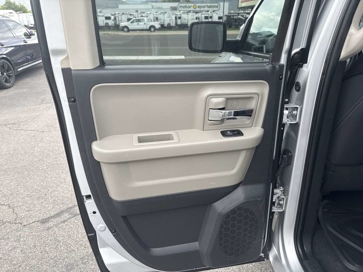 Used 2012 RAM 1500 Classic SLT AWD/4WD image 14