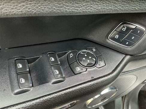 Used 2018 Ford Expedition Max XLT w/ Equipment Group 202A AWD/4WD image 26