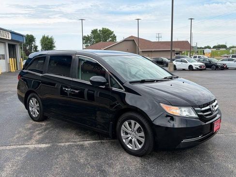 Used 2016 Honda Odyssey SE image 1