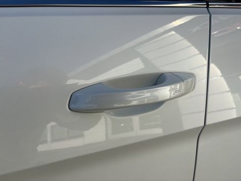 Used 2024 Volkswagen Atlas SEL Premium R-Line image 16