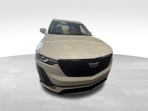 Used 2021 Cadillac XT6 Premium Luxury FWD image 8