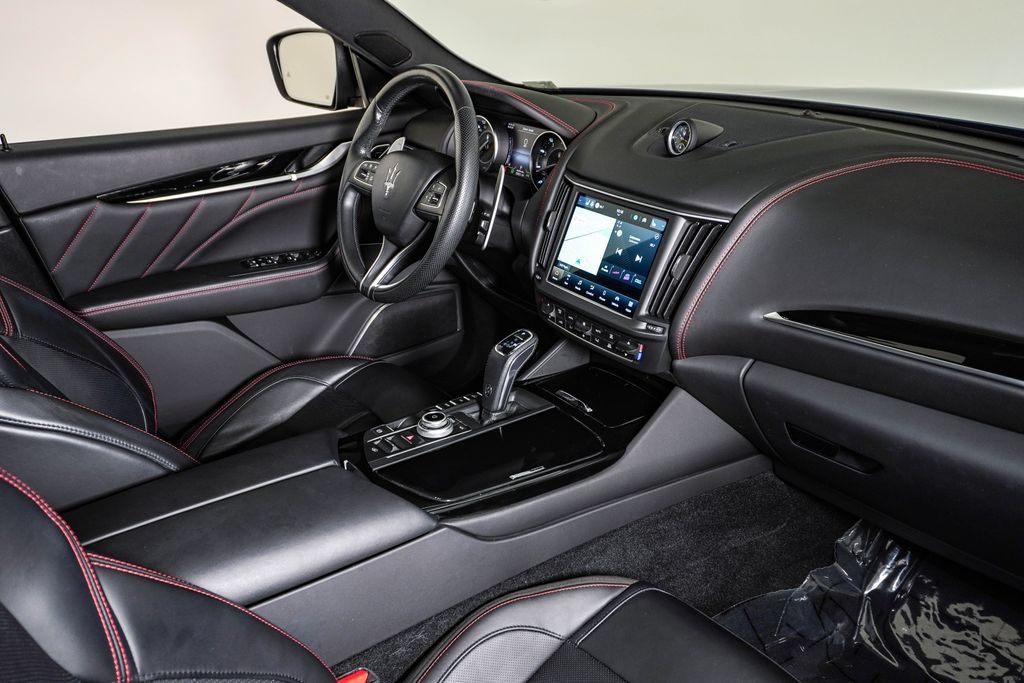Used 2024 Maserati Levante GT Ultima AWD/4WD image 13