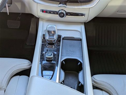 Used 2022 Volvo XC60 B5 Inscription w/ Advanced Package image 20