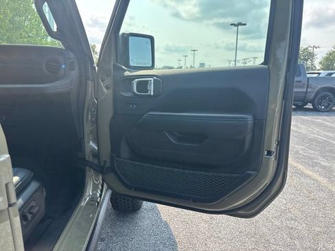 Used 2025 Jeep Wrangler Unlimited Rubicon 4xe AWD/4WD image 20