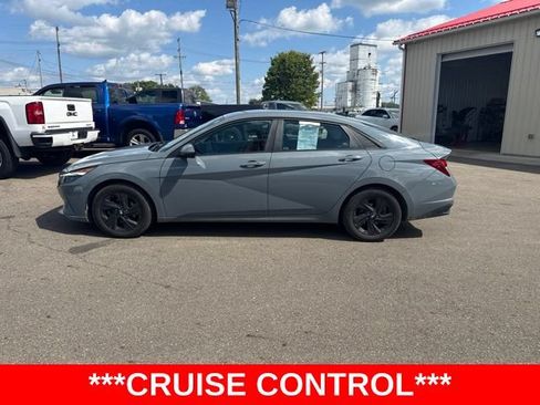 Used 2022 Hyundai Elantra SEL FWD image 5