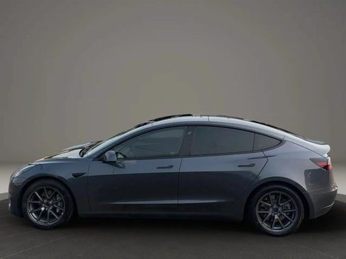 Used 2022 Tesla Model 3 Long Range AWD/4WD image 3