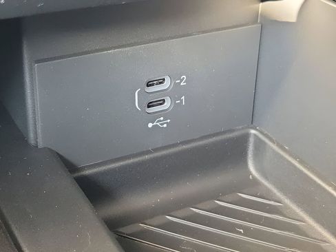 New 2026 Chrysler Pacifica Limited image 33