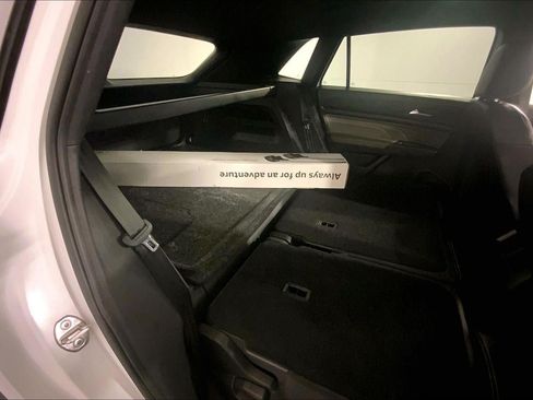 Used 2023 Volkswagen Atlas Cross Sport SEL R-Line AWD/4WD image 23