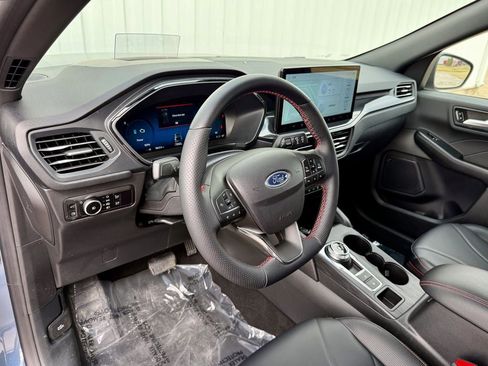 Certified 2025 Ford Escape ST-Line Elite w/ Premium Technology Package AWD/4WD image 10