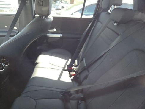 Used 2022 Mercedes-Benz GLB 250 image 6