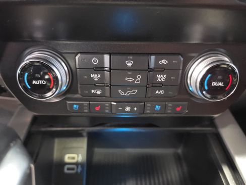 Used 2020 Ford F150 Platinum w/ Technology Package AWD/4WD image 30