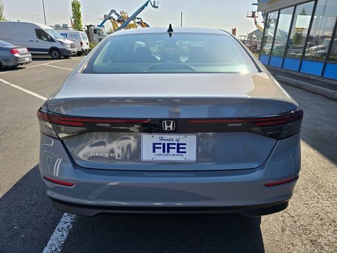 New 2025 Honda Accord SE image 4