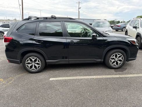 Used 2021 Subaru Forester Premium w/ Popular Package #1 AWD/4WD image 4