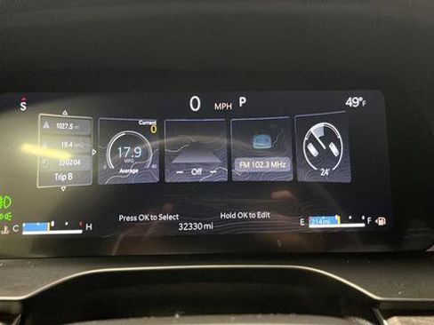 Used 2024 Jeep Grand Cherokee L Limited w/ Black Appearance Package image 17