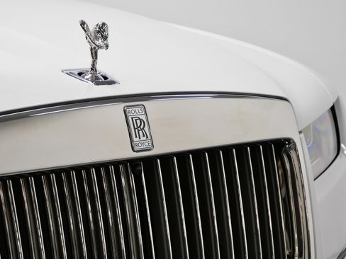 Used 2024 Rolls-Royce Ghost Extended Wheelbase image 44