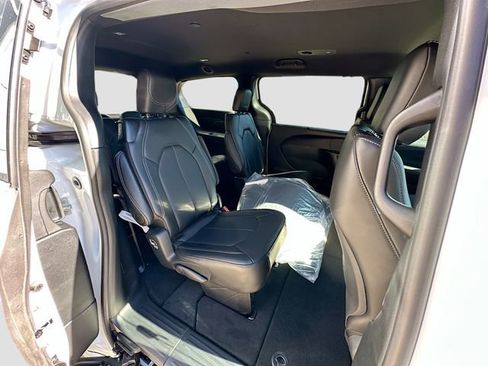New 2026 Chrysler Pacifica Select image 27