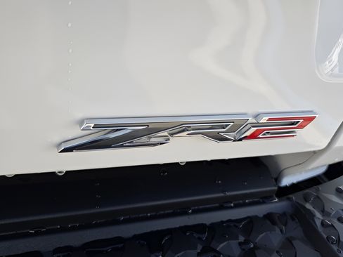 New 2026 Chevrolet Colorado ZR2 w/ Technology Package AWD/4WD image 16