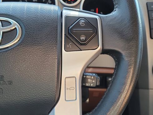 Used 2015 Toyota Sequoia Platinum image 17