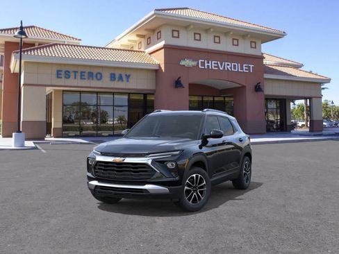 New 2026 Chevrolet TrailBlazer LT w/ Driver Confidence Package FWD image 8