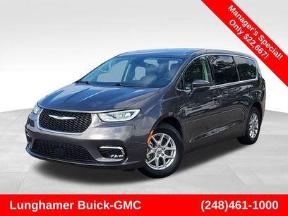 Used 2023 Chrysler Pacifica Touring-L