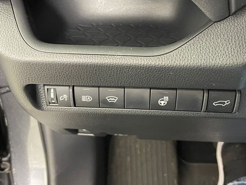 Used 2025 Toyota RAV4 XLE w/ Convenience Package image 10